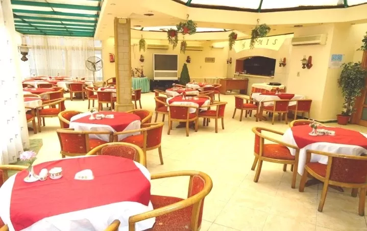 Pharaohs hotel restaurant